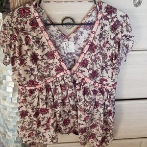 Floral print boutique style tee